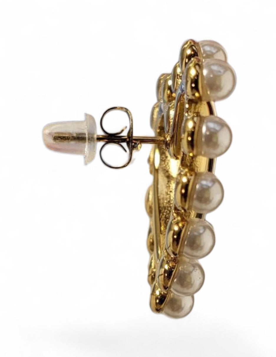 Pearl and Gold Heart Earring