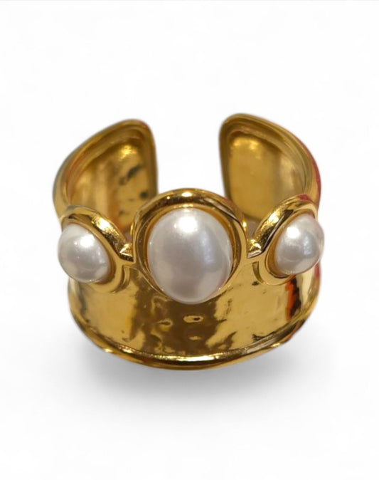 Gold and Pearl Ring