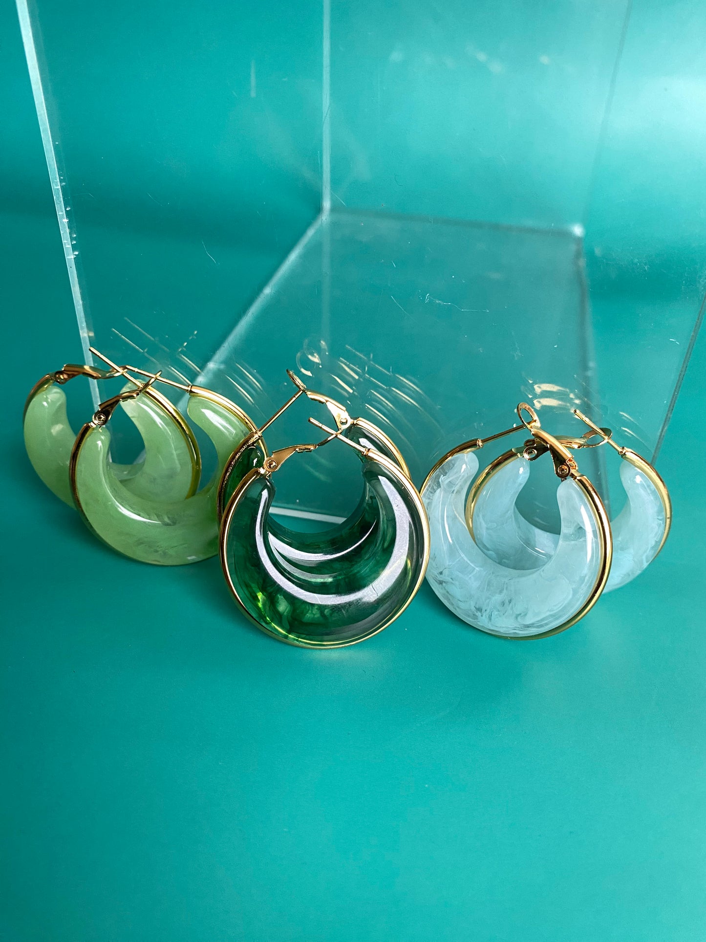 Marbled-Glass Look Hoop Earrings