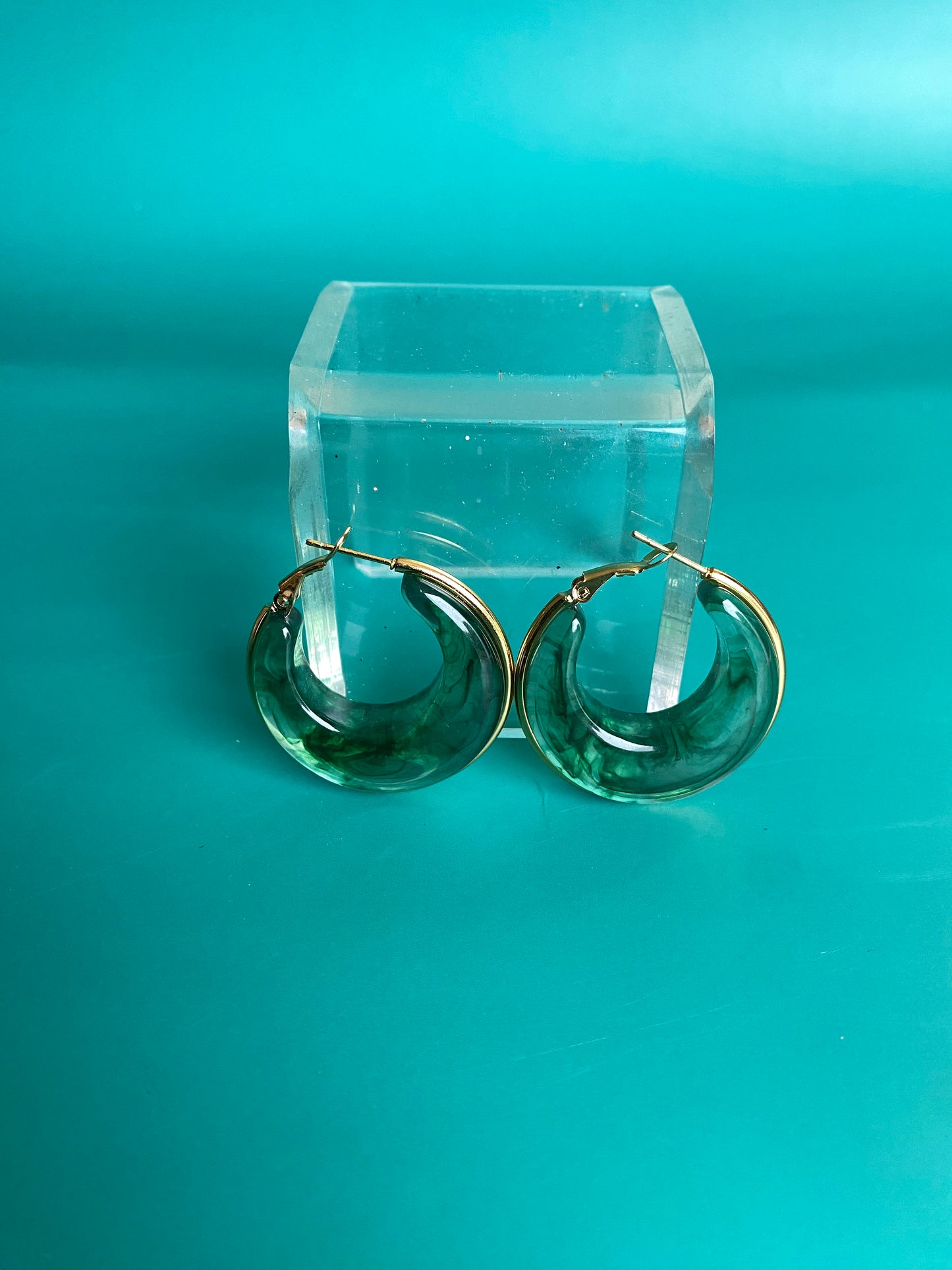Marbled-Glass Look Hoop Earrings